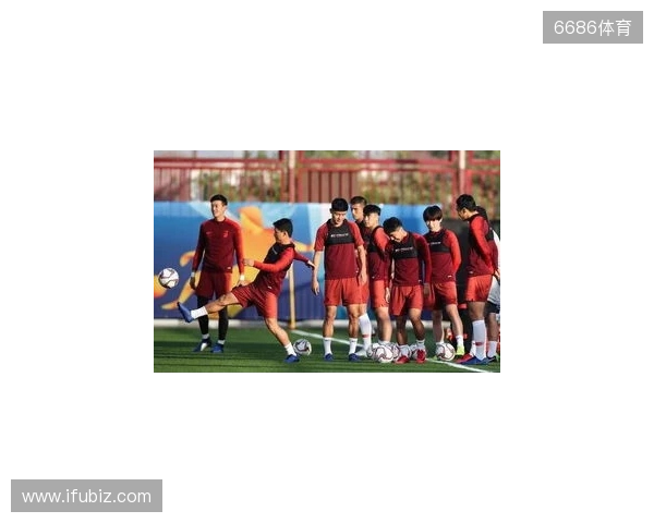 日本队全员集合备战麒麟挑战杯，前田大然“泡面头”抢眼